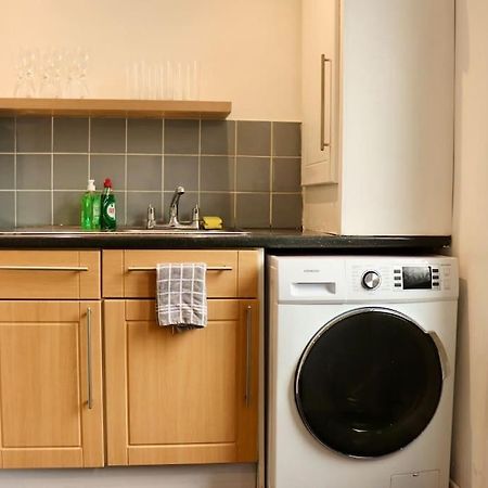 Charming 3 Bedroom Property Free Wifi & Parking Leeds (West Yorkshire) Exterior foto