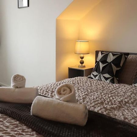 Charming 3 Bedroom Property Free Wifi & Parking Leeds (West Yorkshire) Exterior foto