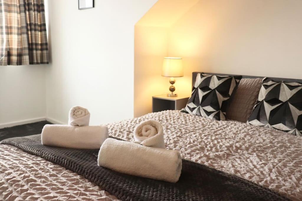 Charming 3 Bedroom Property Free Wifi & Parking Leeds (West Yorkshire) Exterior foto