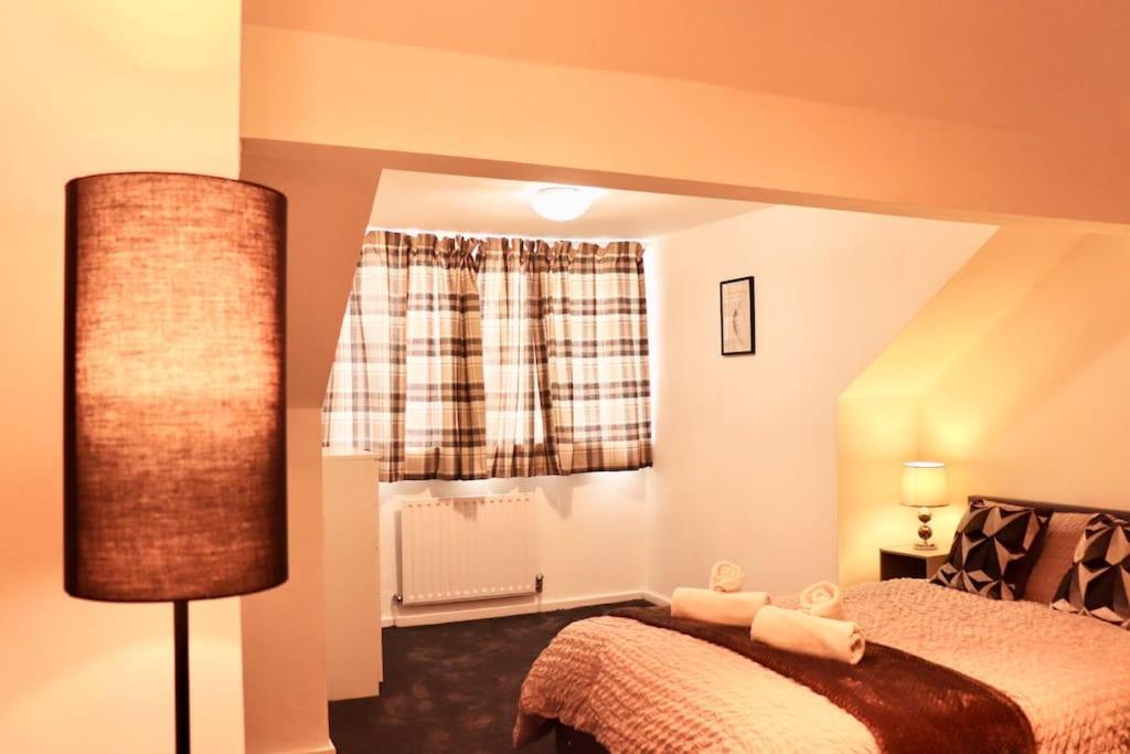 Charming 3 Bedroom Property Free Wifi & Parking Leeds (West Yorkshire) Exterior foto
