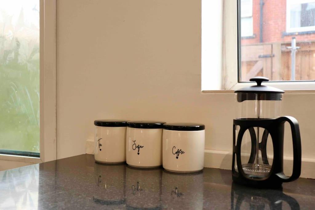 Charming 3 Bedroom Property Free Wifi & Parking Leeds (West Yorkshire) Exterior foto
