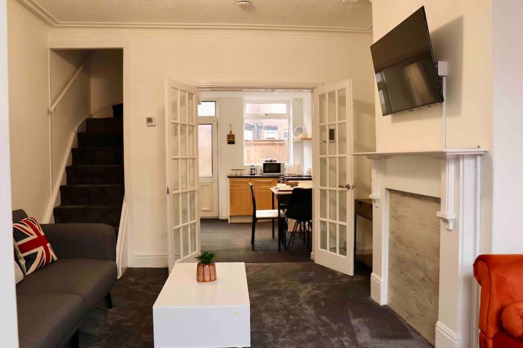 Charming 3 Bedroom Property Free Wifi & Parking Leeds (West Yorkshire) Exterior foto