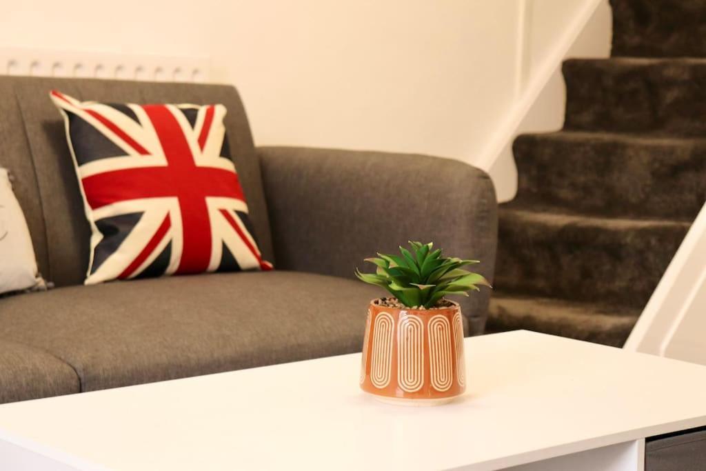 Charming 3 Bedroom Property Free Wifi & Parking Leeds (West Yorkshire) Exterior foto