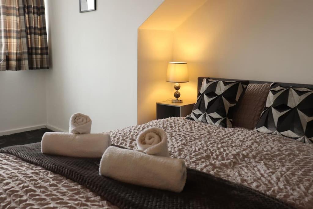 Charming 3 Bedroom Property Free Wifi & Parking Leeds (West Yorkshire) Exterior foto