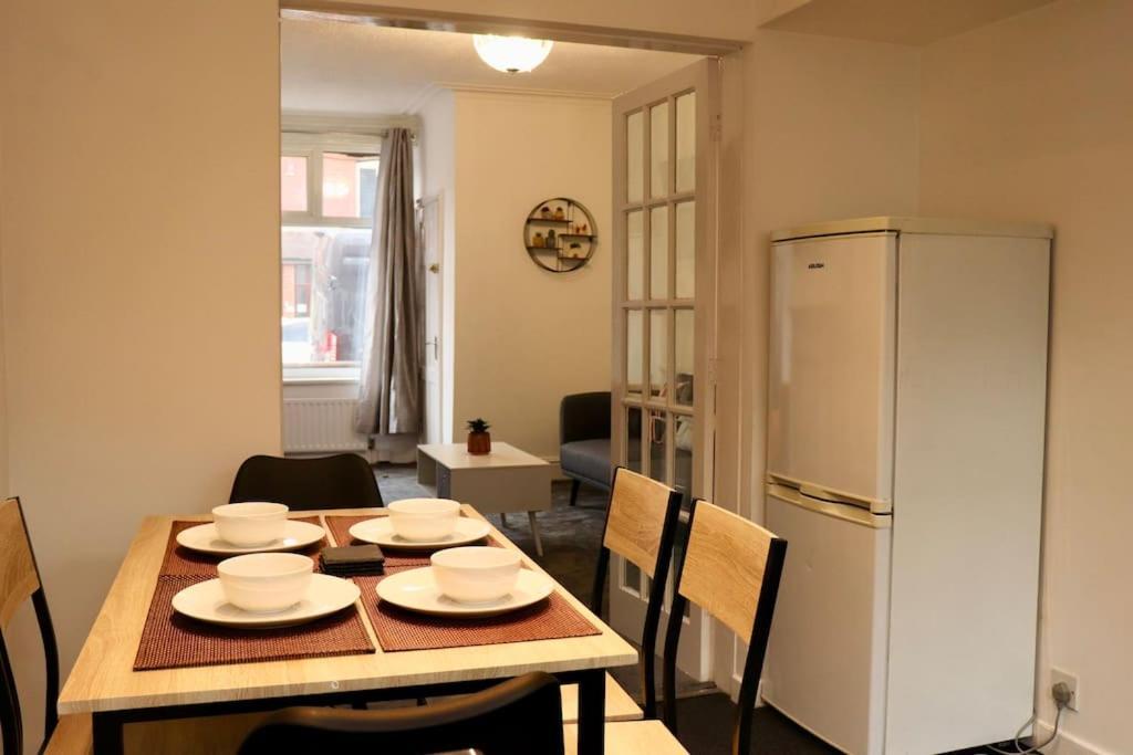 Charming 3 Bedroom Property Free Wifi & Parking Leeds (West Yorkshire) Exterior foto